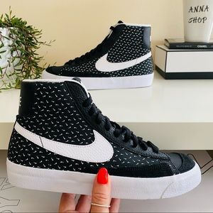 New Nike blazer mid logo sneakers